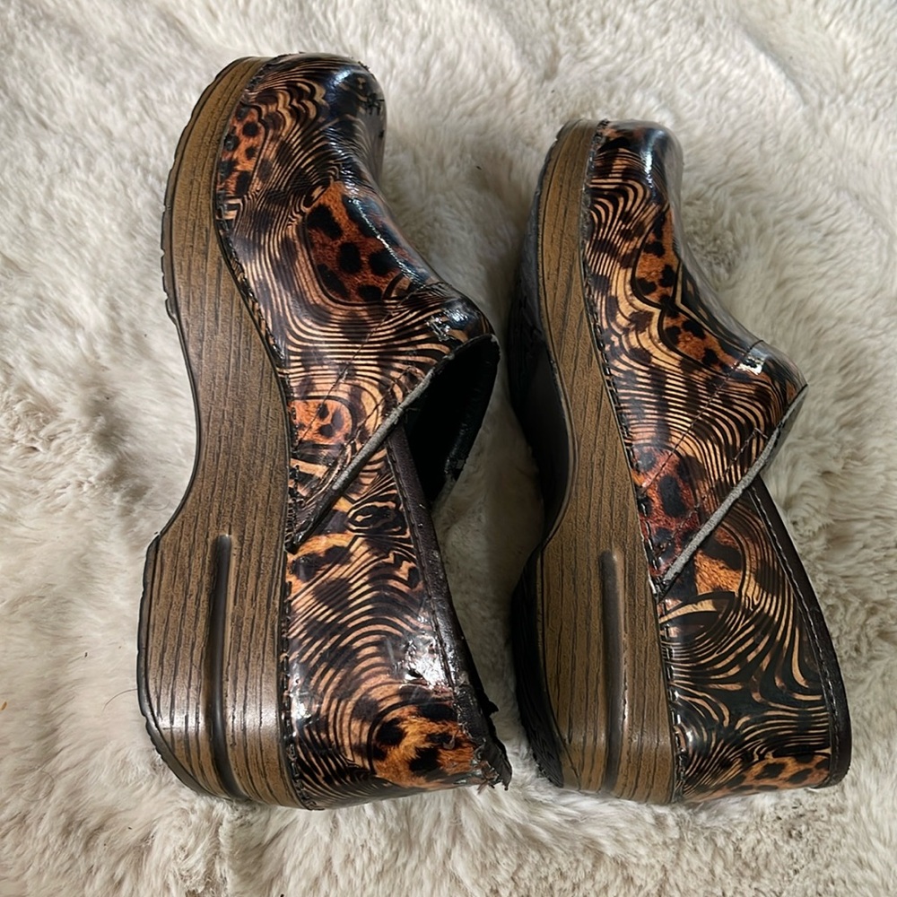 Dansko Leopard Print Clogs Size 39 (Us 8.5-9) - image 4